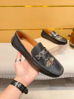 Taliansko pánskych módnych Návrhárov Business bežné Originálne kožené mokasíny topánky kolo hlavu krytie nohy mäkké kožené mäkkou podrážkou